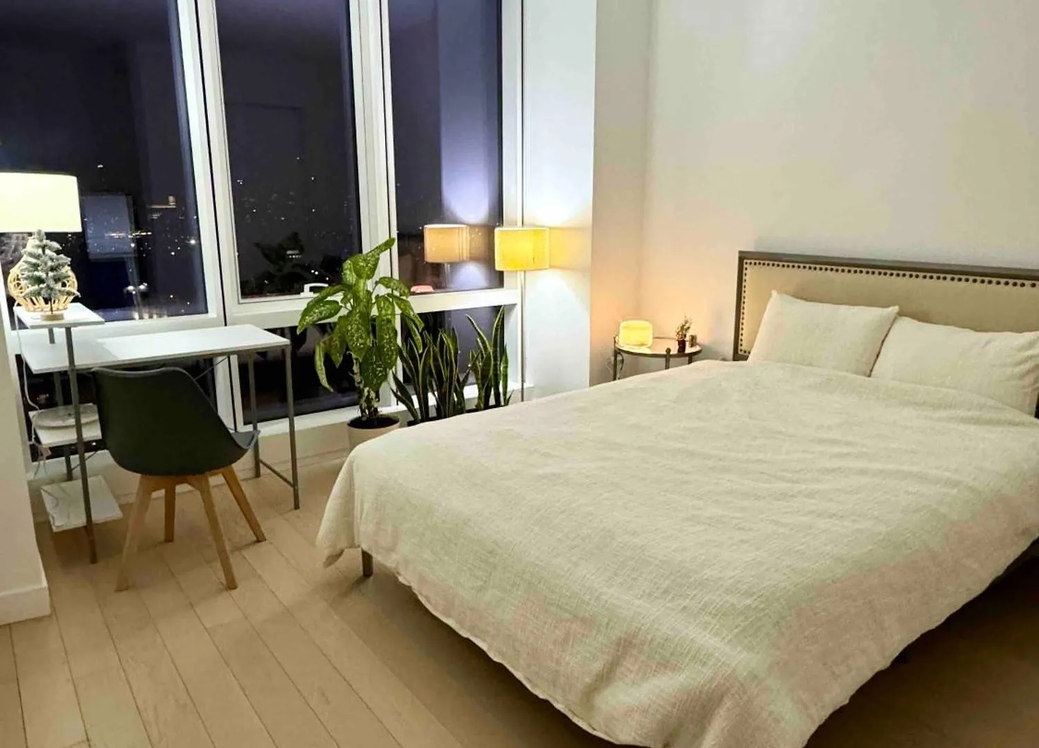 1 Stop To Midtown Amazing View Luxury High Rise Corner 1 Bedroom Apartment New York