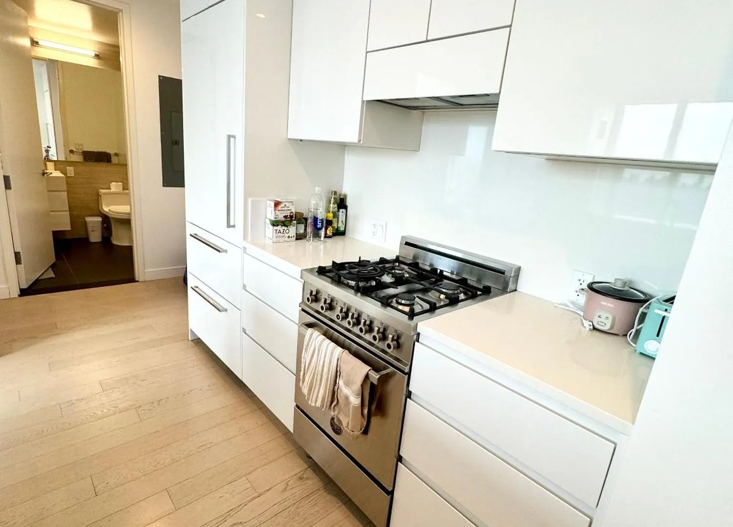 ניו יורק 1 Stop To Midtown Amazing View Luxury High Rise Corner 1 Bedroom Apartment ניו יורק